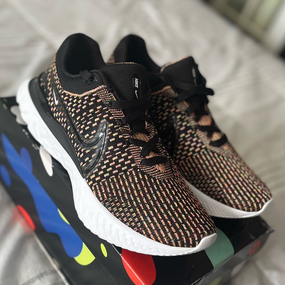 Nike flynit running shoes size 11